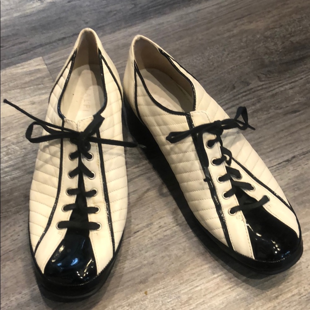 Amalfi by Rangoni Black and White Shoes